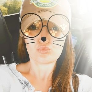 Meet your Posher, Anna